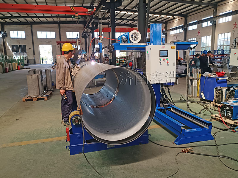 南京環(huán)保公司焊操作機配滾輪架氬弧自動(dòng)焊