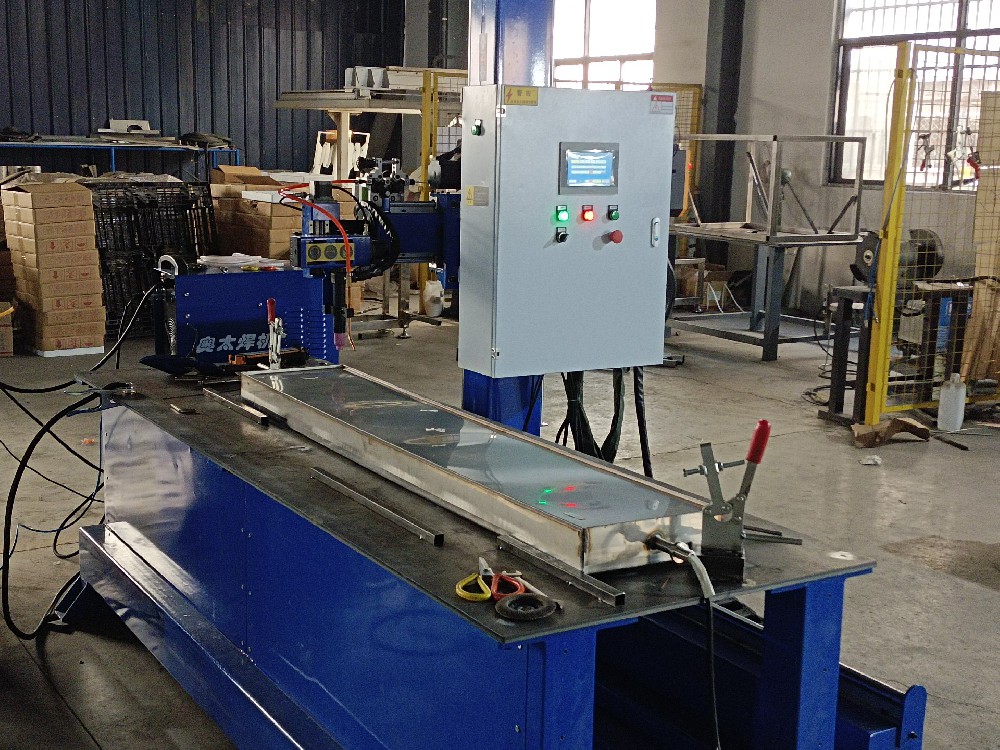 徐州客戶(hù)定制不銹鋼箱體氬弧直縫焊調試完成